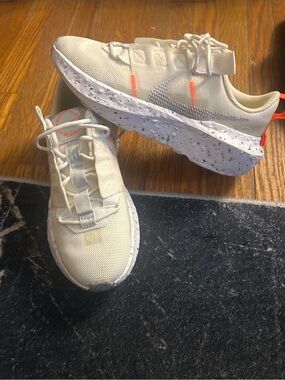 Nike Kids Cream/Orange Accent Lightweight Sneakers